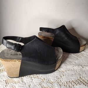 Size 6 Pierre Dumas Hester-14 black (faux)leather and tan suede platform wedges